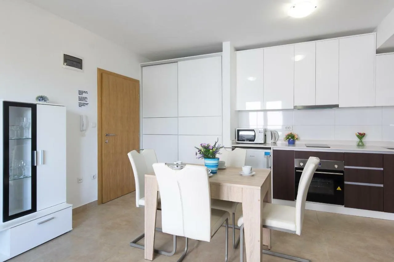 מאלינסקה Apartments Nino 0*,  קרואטיה